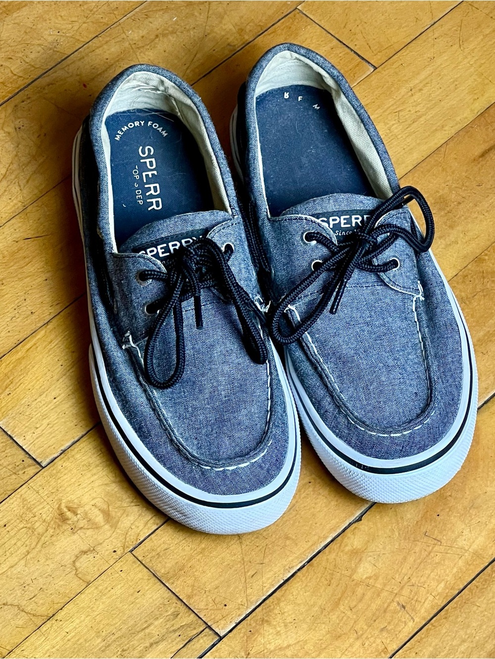 Men's Low-Top Lace-Up Sperry shoes in Grey